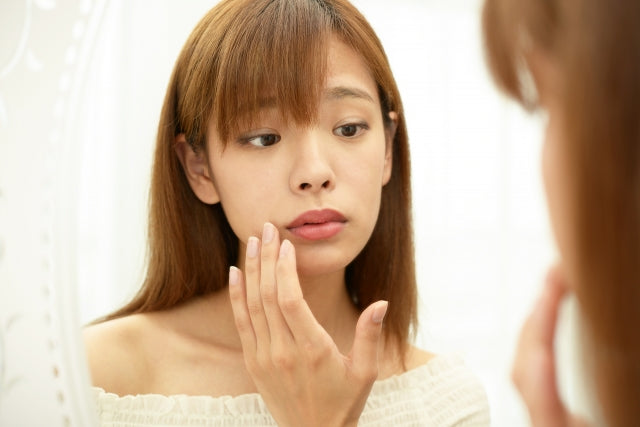 肌の「糖化」に注意!老化を促進させないためのケア方法とは